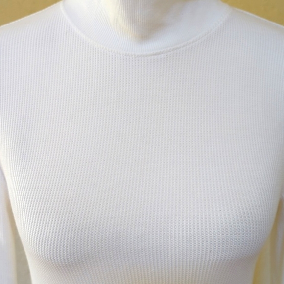 American Eagle White Long Sleeve Cropped Mock Neck Hey Baby Tee Size Medium - Picture 5 of 10